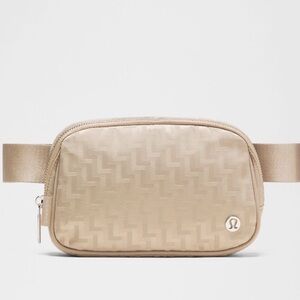 🆕 LULULEMON Everywhere Belt Bag 1L L Monogram Metallic Jacquard Sheer Oak NWT